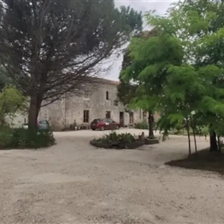 Ancient Priory With Pool, Jacuzzi And Lakes