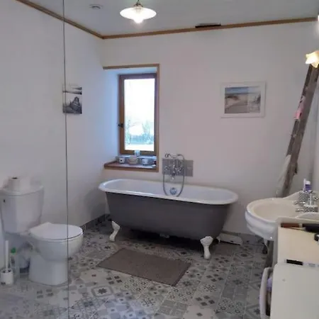 Ancient Priory With Pool, Jacuzzi And Lakes Holiday home *