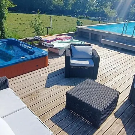 Ancient Priory With Pool, Jacuzzi And Lakes Holiday home