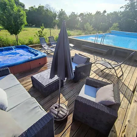 Ancient Priory With Pool, Jacuzzi And Lakes Holiday home Aulnay (Charente-Maritime)
